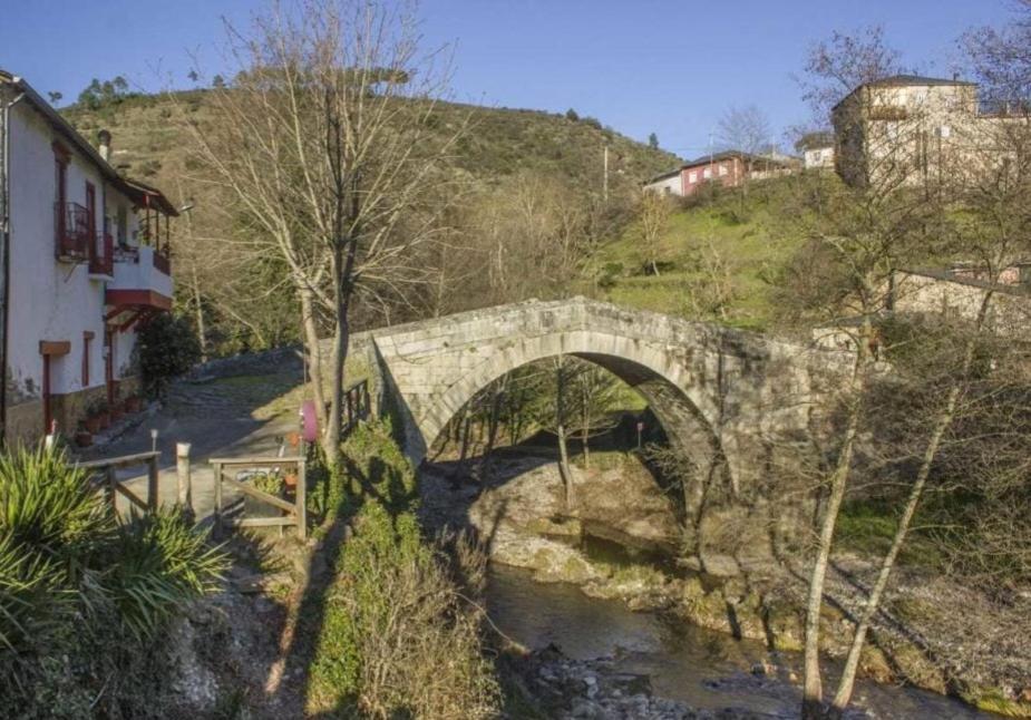 Casa Con Piscina Y Barbacoa Villa Freixido Kültér fotó